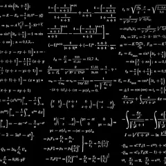 Zbiór równań fizycznych i matematycznych, w tym wzory na energię, prąd i całki.