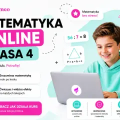 Chłopiec uśmiecha się, ucząc matematyki online. Kurs "Matematyka klasa 4" online, bez stresu, z efektami.