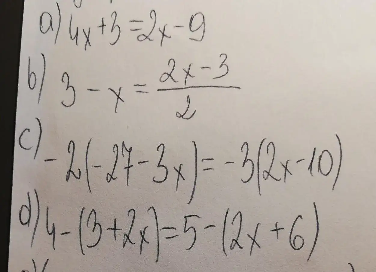 Zadania z matematyki: a) 4x+3=2x-9, b) 3-x=(2x-3)/2, c) -2(-27-3x)=-3(2x-10), d) 4-(3+2x)=5-(2x+6). Czy kt&oacute;reś z nich to r&oacute;wnanie sprzeczne?
